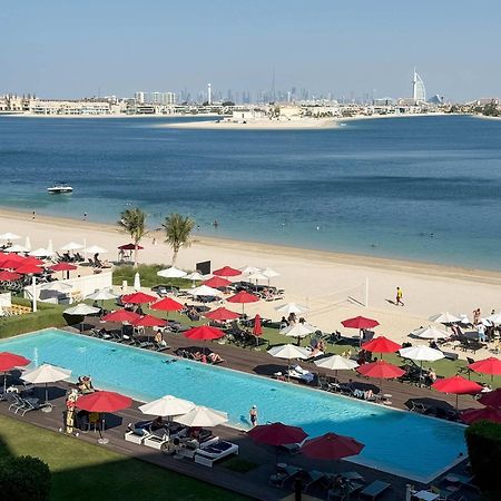 Spacious Beachfront 2 Bedroom Apartment - The 8 Dubai Esterno foto