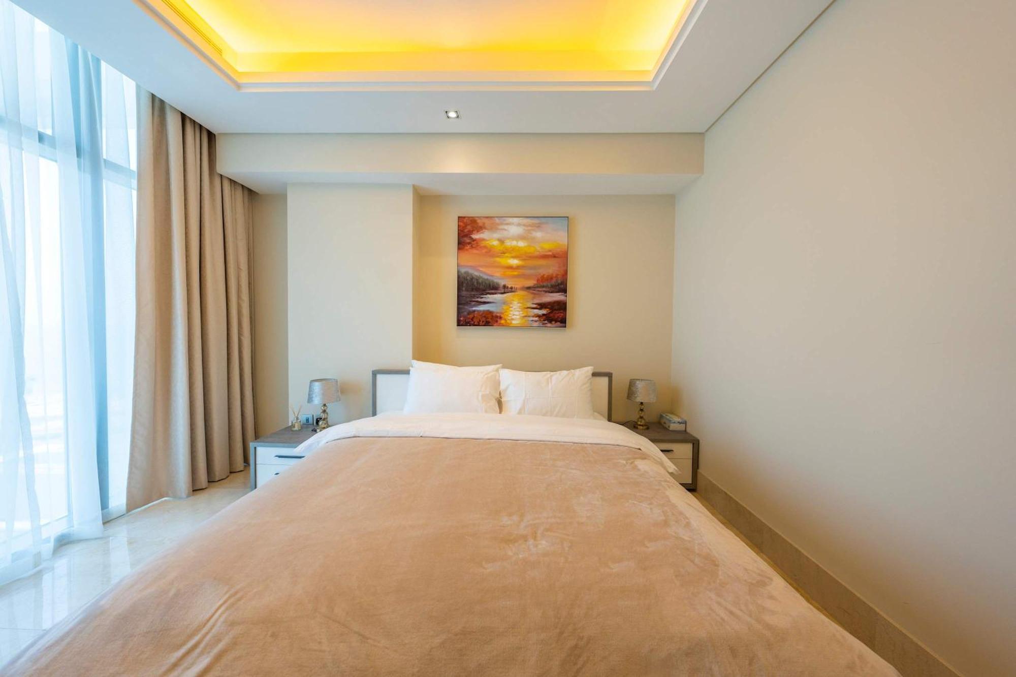 Spacious Beachfront 2 Bedroom Apartment - The 8 Dubai Esterno foto