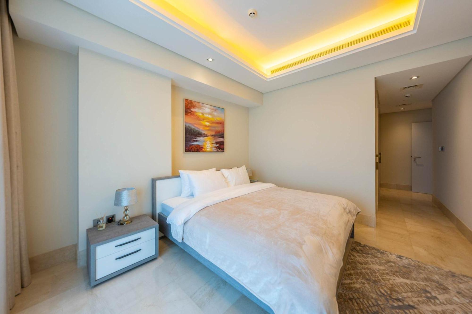 Spacious Beachfront 2 Bedroom Apartment - The 8 Dubai Esterno foto