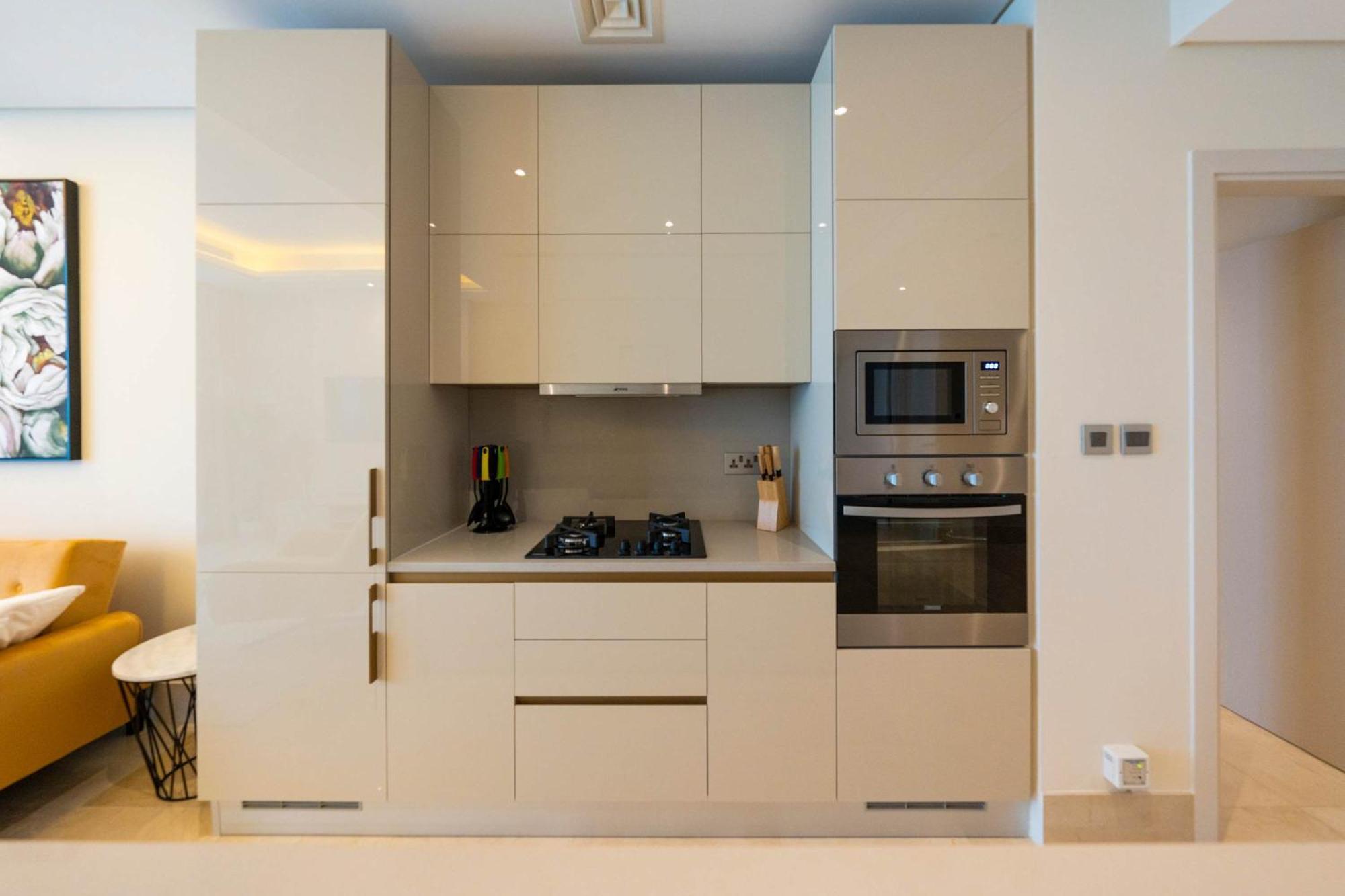 Spacious Beachfront 2 Bedroom Apartment - The 8 Dubai Esterno foto