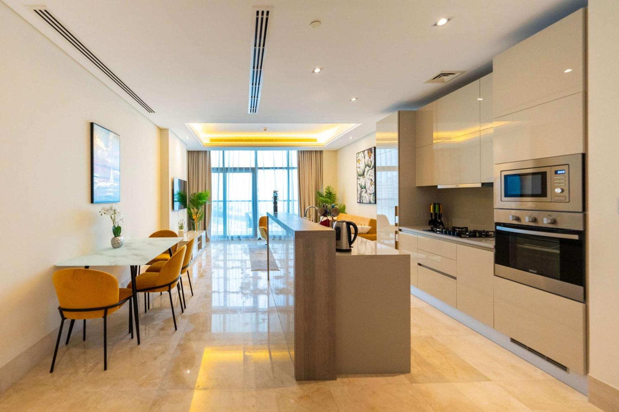 Spacious Beachfront 2 Bedroom Apartment - The 8 Dubai Esterno foto